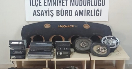 OTOMOBİLLERE DADANAN HIRSIZ YAKALANDI