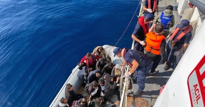110 DÜZENSİZ GÖÇMEN YAKALANDI