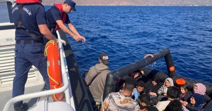 YUNANLILAR İTTİ, TÜRK SAHİL GÜVENLİK KURTARDI