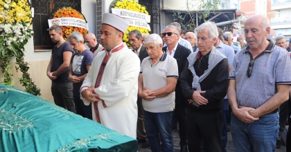 YAŞLI KADIN KAPISI AÇIK MİNİBÜSTEN DÜŞÜP ÖLDÜ