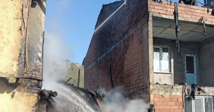 YANGINDA EV KULLANILAMAZ HALE GELDİ