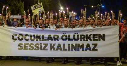 BİNLERCE KİŞİ FİLİSTİN'E DESTEK İÇİN YÜRÜDÜ