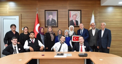 ÖZEL ÇOCUKLARDAN VALİ COŞKUN'A ZİYARET