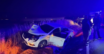 OTOMOBİLİN ÇARPTIĞI TRAKTÖR SÜRÜCÜSÜ KURTARILAMADI