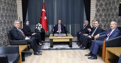 CUMHURBAŞKANI TATAR'DAN BAŞKAN ZEYBEK'E ZİYARET
