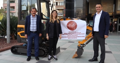 FİRMADAN BELEDİYEYE ARAÇ HEDİYESİ