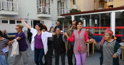 BAKIMEVİ SAKİNLERİNE 100. YIL SÜRPRİZİ