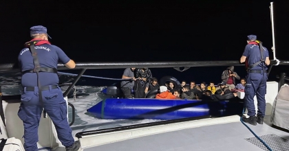 63 DÜZENSİZ GÖÇMEN YAKALANDI