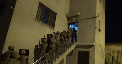 SUÇ EVİNE POLİS OPERASYONU