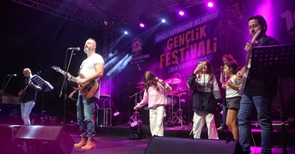 BÜYÜKŞEHİR’İN GENÇLİK FESTİVALİ BAŞLADI