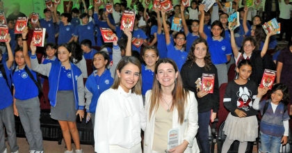 ÇEŞME'DE CUMHURİYETİN 2. YÜZYILININ İLK SABAHINDA YAZAR-ÖĞRENCİ BULUŞMASI