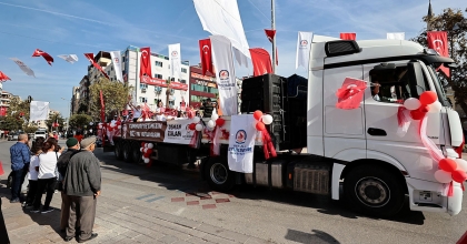 CUMHURİYET BAYRAMI TIRI COŞKUYU TÜM KENTE YAYDI