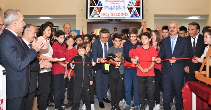 CUMHURİYETİN 100. YILI MESLEKİ EĞİTİM SERGİSİ AÇILDI