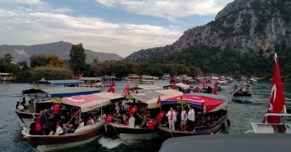DALYAN KANALI’NDA RENKLİ KUTLAMA