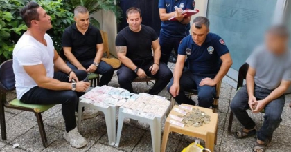 DİLENCİLİK MESLEĞİ OLDU: 49 KEZ CEZA YEDİ, ÜZERİNDEN YİNE BİN 840 TL ÇIKTI