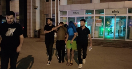 GÖÇMEN KAÇAKÇILARI SUÇÜSTÜ YAKALANDI