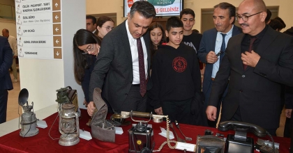 İLKOKUL ÖĞRENCİLERİNDEN 100. YIL EĞİTİM SERGİSİ