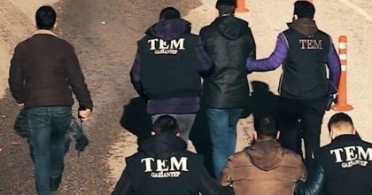 İZMİR'DE FETÖ OPERASYONUNDA 94 GÖZALTI