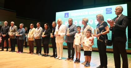 İZMİR FUTBOLUNUN EFSANELERİ BİR ARAYA GELDİ