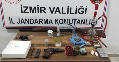İZMİR'İN 8 İLÇESİNDE ZEHİR BASKINLARI: 89 GÖZALTI  