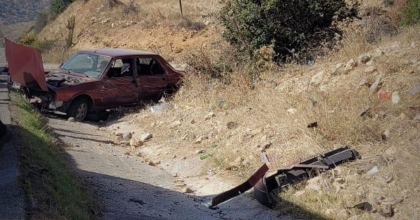 KONTROLDEN ÇIKAN OTOMOBİL KANALA DÜŞTÜ: 4 YARALI