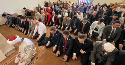 MANİSA'DA 710 YILLIK MESCİTTE RESTORASYON SONRASI İLK NAMAZ
