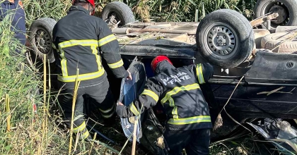 MANİSA’DA OTOMOBİL KANALA UÇTU: 2 YARALI