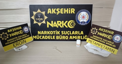 POLİSİ GÖRÜP KAÇAN ŞÜPHELİNİN ARACINDA UYUŞTURUCU ÇIKTI