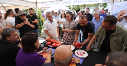 SELÇUK NAR TANESİ İLE ŞENLENDİ: ÜRETİCİYE DESTEK, ÜRÜNLERE TANITIM
