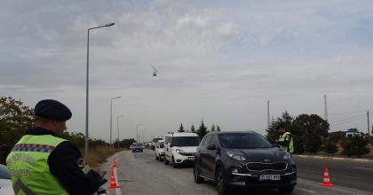UŞAK'TA CAYROKOPTER İLE HAVADAN TRAFİK DENETİMİ  