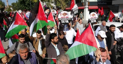 UŞAK’TA FİLİSTİN’E DESTEK YÜRÜYÜŞÜ  