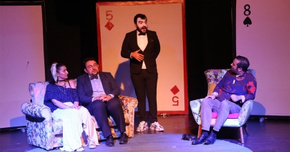 ‘3 BEŞ 8 VE DİĞER ŞEYLER OYUNU’ SANATSEVERLERLE BULUŞUYOR