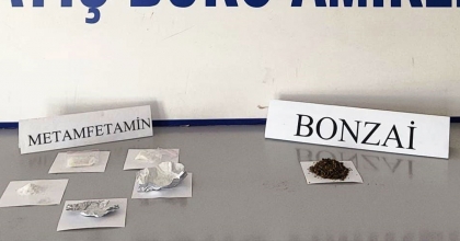 DURDURULAN ŞÜPHELİ ARAÇTAN UYUŞTURUCU ÇIKTI