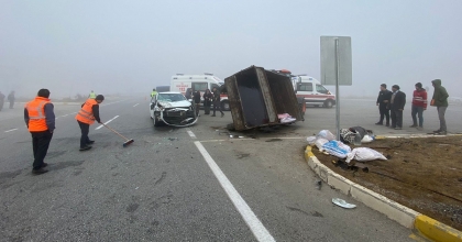 AFYONKARAHİSAR'DA TRAFİK KAZASI: 7 YARALI