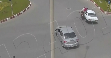 AFYONKARAHİSAR’DAKİ TRAFİK KAZALARI GÜVENLİK KAMERALARINA YANSIDI