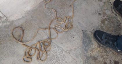 AKHİSAR POLİSİ İNTİHAR GİRİŞİMİNİ SON ANDA ENGELLEDİ