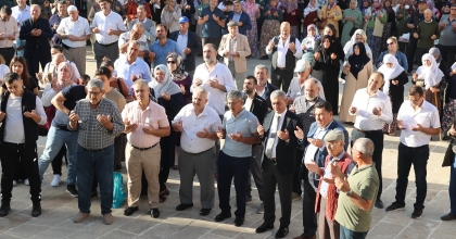 UMRE YOLCULARI DUALARLA UĞURLANDI