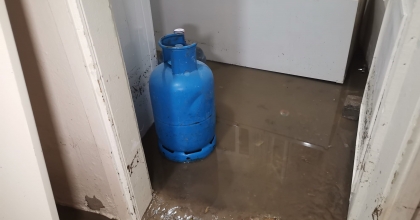 EV VE İŞYERLERİNİ SU BASTI ARAÇLAR SUYA GÖMÜLDÜ