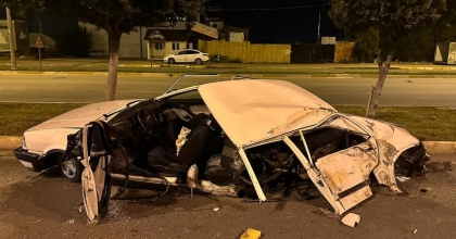 TAKLA ATAN OTOMOBİL KAĞIT GİBİ EZİLDİ