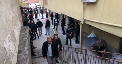 HABER ALINAMAYAN KADIN BAZANIN İÇİNDE ÖLÜ BULUNDU