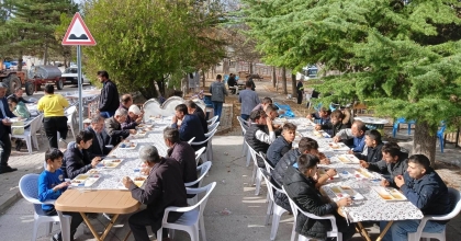 GENÇLERDEN HAYIR YEMEĞİ