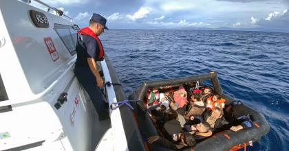 18 DÜZENSİZ GÖÇMEN KURTARILDI