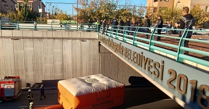 İNTİHARA KALKIŞAN ŞAHSI EKİPLER SON ANDA KURTARDI