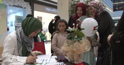 KİTABININ GELİRİNİ FİLİSTİNLİLERE BAĞIŞLAYACAK