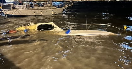 FIRTINA BALIKÇI TEKNELERİNİ BATIRDI