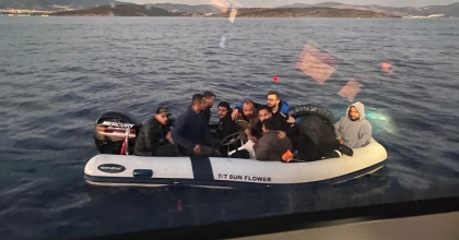 9 DÜZENSİZ GÖÇMEN YAKALANDI