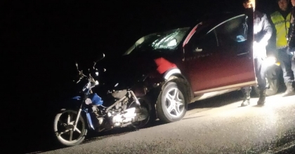 OTOMOBİL MOTOSİKLETE ÇARPTI: 1 ÖLÜ