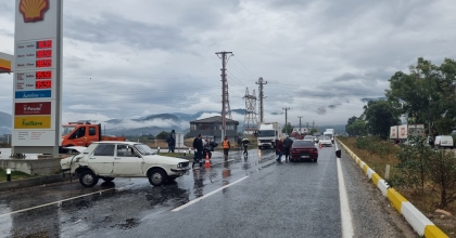KAZA BÖYLE GELDİ, ARAÇLAR METRELERCE KAYDI