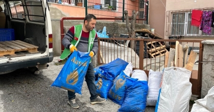 İHTİYAÇ SAHİBİ 300 AİLEYE YARDIM