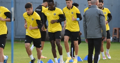 MANİSA FK, EYÜPSPOR HAZIRLIKLARINA DEVAM EDİYOR